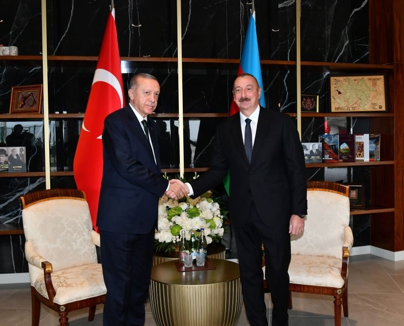 Türkischer Präsident Recep Tayyip Erdogan traf zu einem offiziellen Besuch in Aserbaidschan ein - Erstes offizielles Treffen am internationalen Flughafen Zangilan (FOTO/VIDEO) - Gallery Image