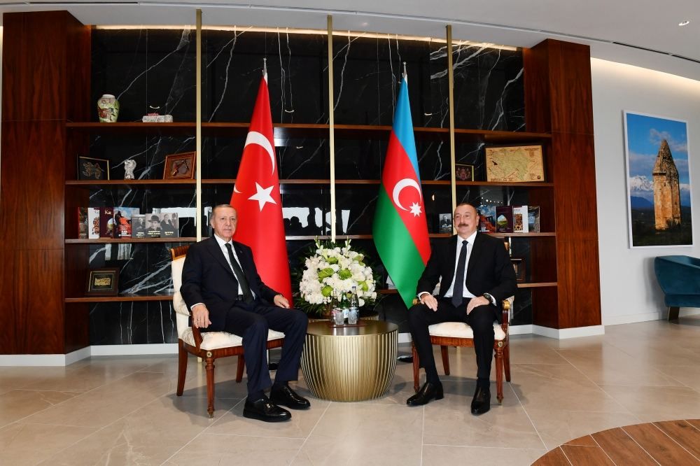 Türkischer Präsident Recep Tayyip Erdogan traf zu einem offiziellen Besuch in Aserbaidschan ein - Erstes offizielles Treffen am internationalen Flughafen Zangilan (FOTO/VIDEO) - Gallery Image