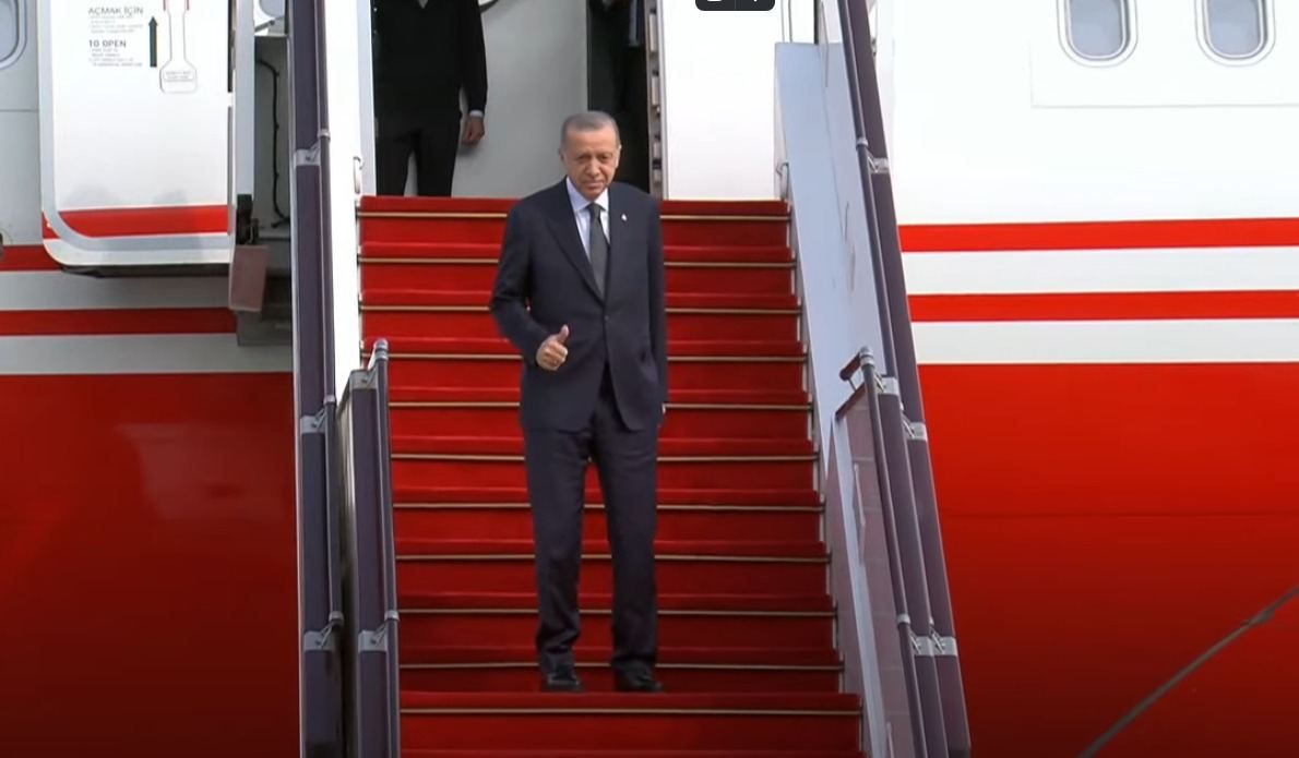 Türkischer Präsident Recep Tayyip Erdogan traf zu einem offiziellen Besuch in Aserbaidschan ein - Erstes offizielles Treffen am internationalen Flughafen Zangilan (FOTO/VIDEO) - Gallery Image