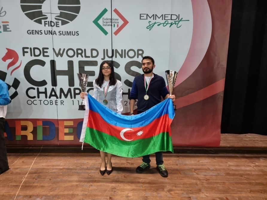 Aserbaidschanische Schachspielerin gewinnt Juniorenweltmeisterschaft in Italien
