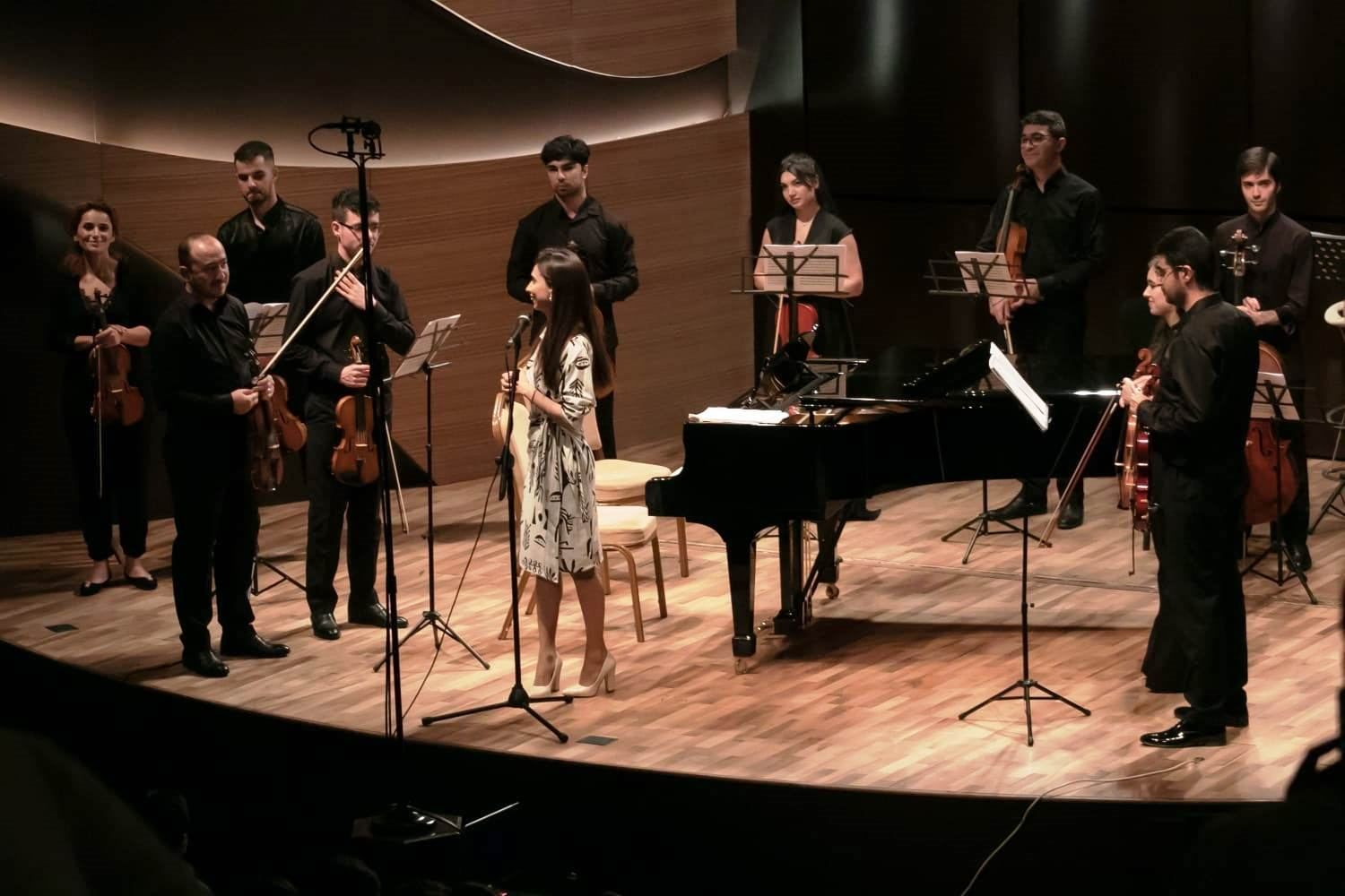 Wenn die Musik des großen Bach im abendlichen Baku gespielt wird (VIDEO, FOTO) - Gallery Image