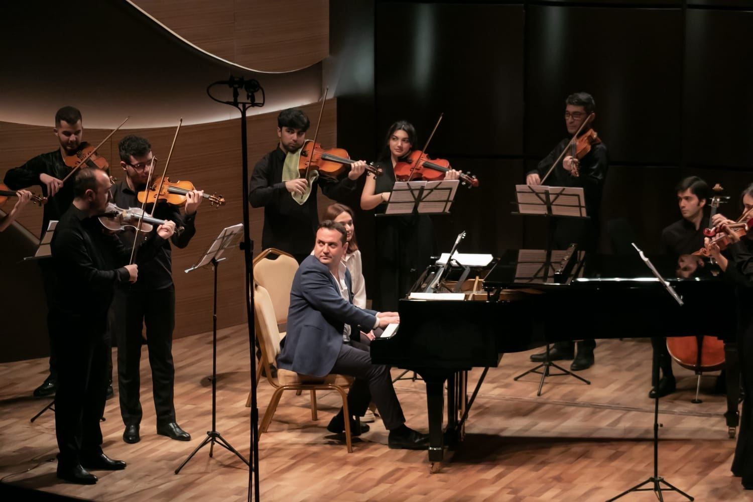 Wenn die Musik des großen Bach im abendlichen Baku gespielt wird (VIDEO, FOTO) - Gallery Image