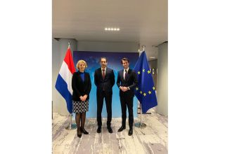 Aserbaidschan und die Niederlande erörterten die Situation nach dem Konflikt im Südkaukasus