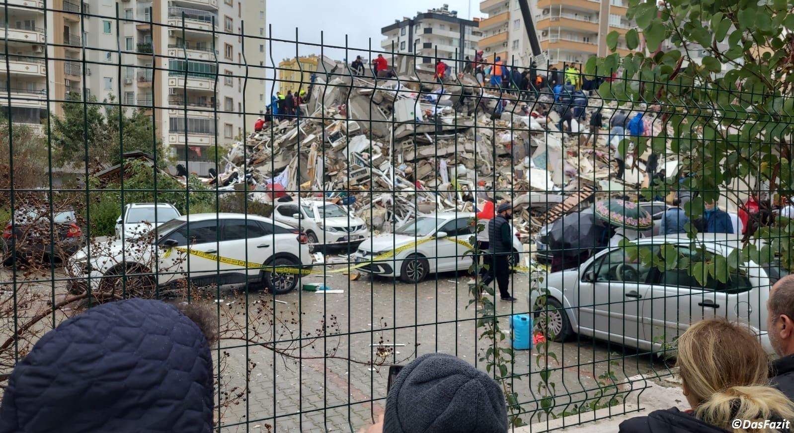 Erdbeben in der Türkei hat 2 921 Todesopfer gefordert