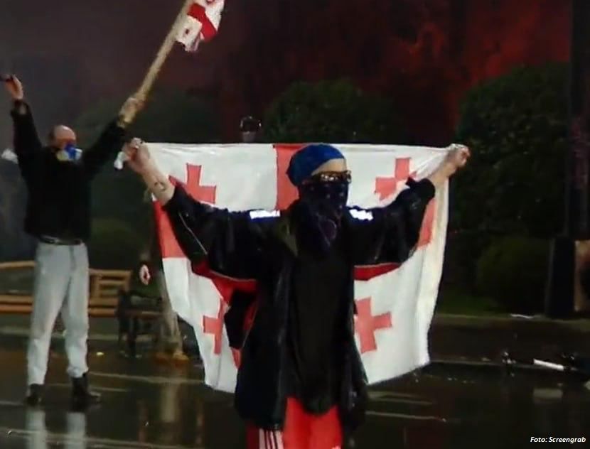 Georgien. Proteste in der Nacht - Gallery Image