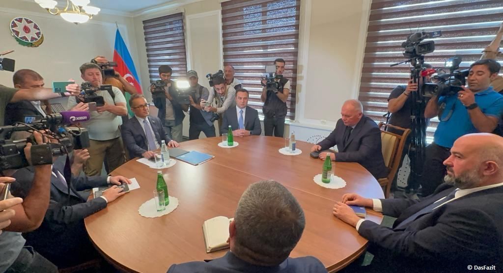 Treffen zwischen der Regierung Aserbaidschans und den Karabach-Armeniern in Jewlach abgeschlossen
