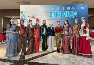 Sammlungen von Gülnara Khalilova wurden zum 30-jährigen Jubiläum von TURKSOY in Usbekistan und Kasachstan präsentiert
