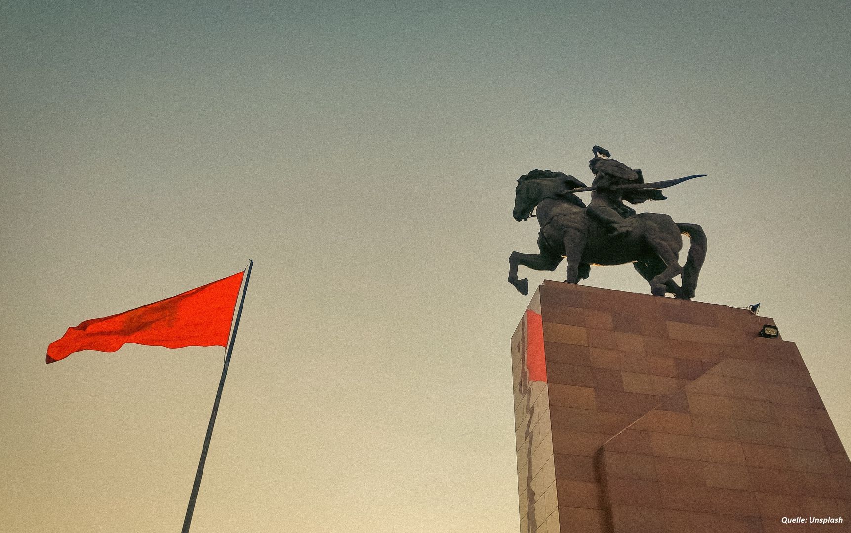 Der Profilausschuss des kirgisischen Parlaments hat einen Gesetzentwurf zur Änderung der Flagge angenommen