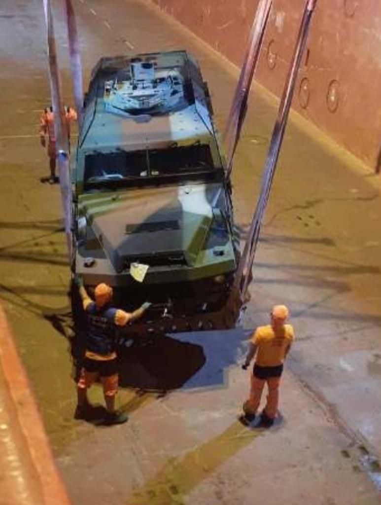 Frankreich verkaufte Militärschrott an Armenien, was die Ukraine wegen schwacher Panzerung ablehnte