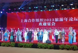 In Urumqi fand ein festliches Konzert statt, das dem SOZ-Forum „Jahr des Tourismus 2023“ gewidmet war