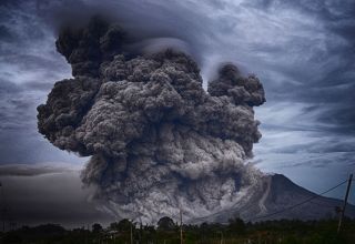 Im Südwesten Islands erreichte ein Lavastrom Häuser in der Stadt Grindavik