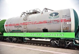 Ein Zug mit LNG-Tanks fuhr von Turkmenistan nach Bischkek