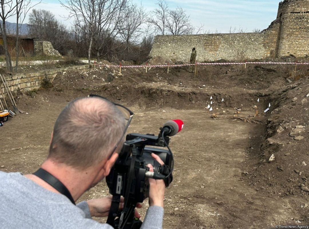 Massengrab in Karabach entdeckt (VIDEO/FOTOS) - Gallery Image