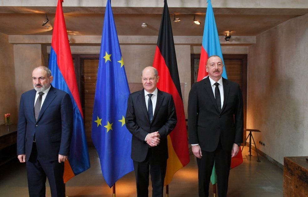 Aserbaidschans Präsident traf armenischen Premierminister in München heute