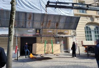 Das Denkmal der Dichterin Aserbaidschans wurde nach Paris transportiert