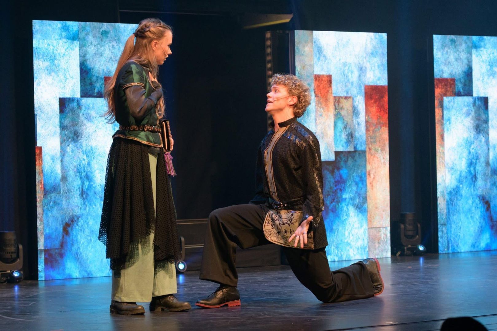 "Arschin mal alan" oder "Samt und Seide": Tradition und Moderne - Gallery Image