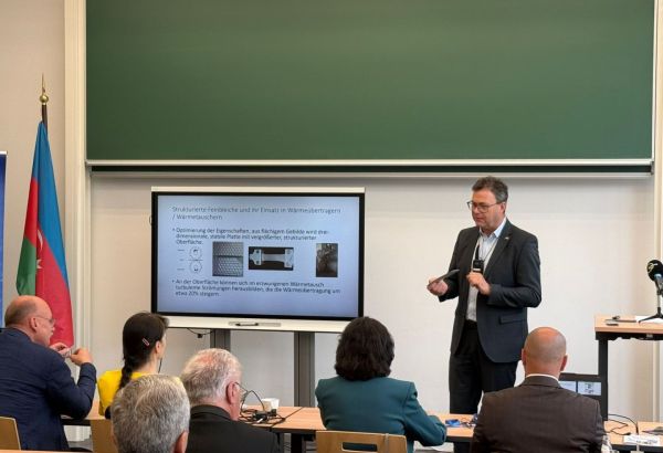 Professor Sylvio Simon: Der Mensch bleibt weiterhin das wichtigste Glied bei der Lösung von Aufgaben - FOTO - VIDEO