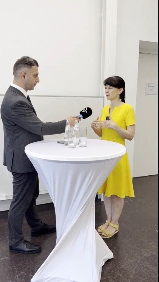 Professor Sylvio Simon: Der Mensch bleibt weiterhin das wichtigste Glied bei der Lösung von Aufgaben - FOTO - VIDEO - Gallery Image